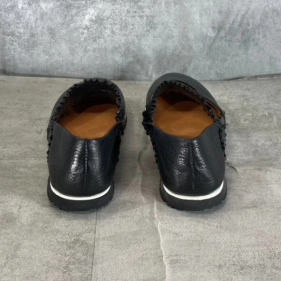 Gentle Souls By Kenneth Cole Women's Black Leather Luca Ruffled Strap Flats SZ 6